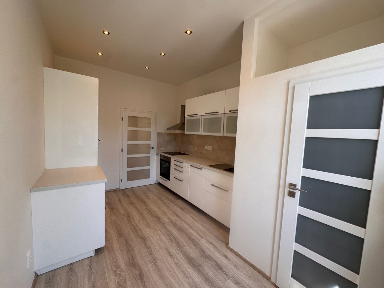 Pronájem bytu 1+1 45 m², Jana Zajíce, Praha, Praha Pronájem bytu 1+1 45 m², Jana Zajíce, Praha, Praha