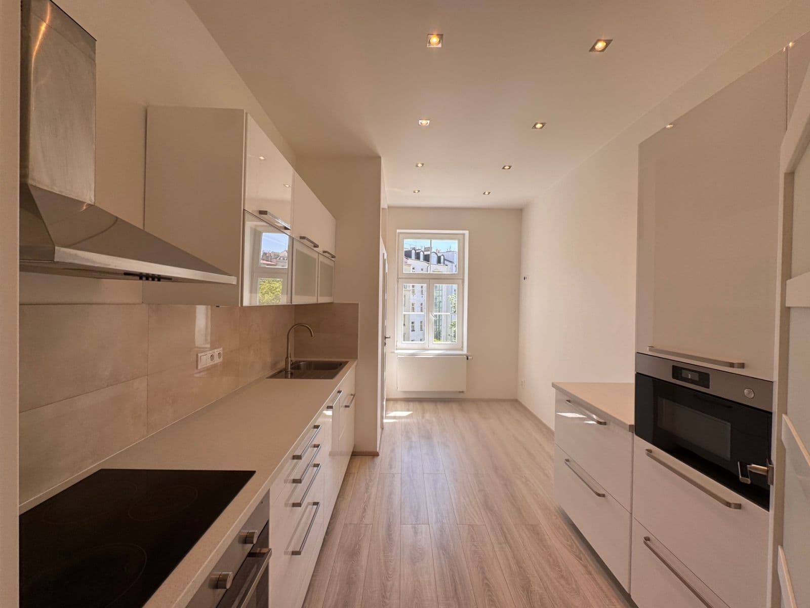 Pronájem bytu 1+1 45 m², Jana Zajíce, Praha, Praha Pronájem bytu 1+1 45 m², Jana Zajíce, Praha, Praha