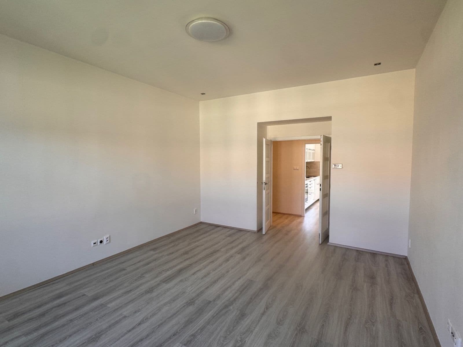 Pronájem bytu 1+1 45 m², Jana Zajíce, Praha, Praha Pronájem bytu 1+1 45 m², Jana Zajíce, Praha, Praha