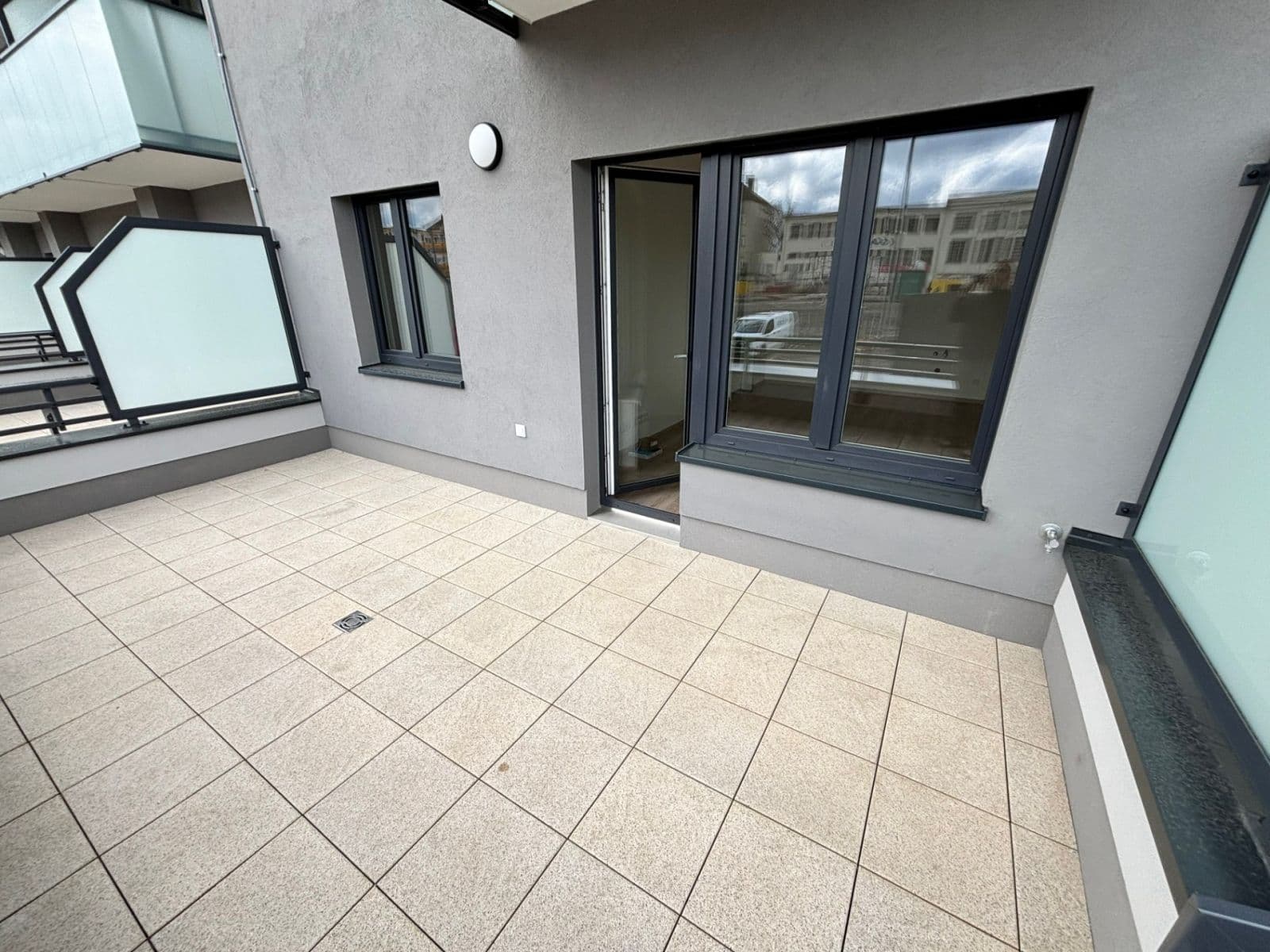 Pronájem bytu 2+kk 45 m², U Továren, Praha, Praha Pronájem bytu 2+kk 45 m², U Továren, Praha, Praha