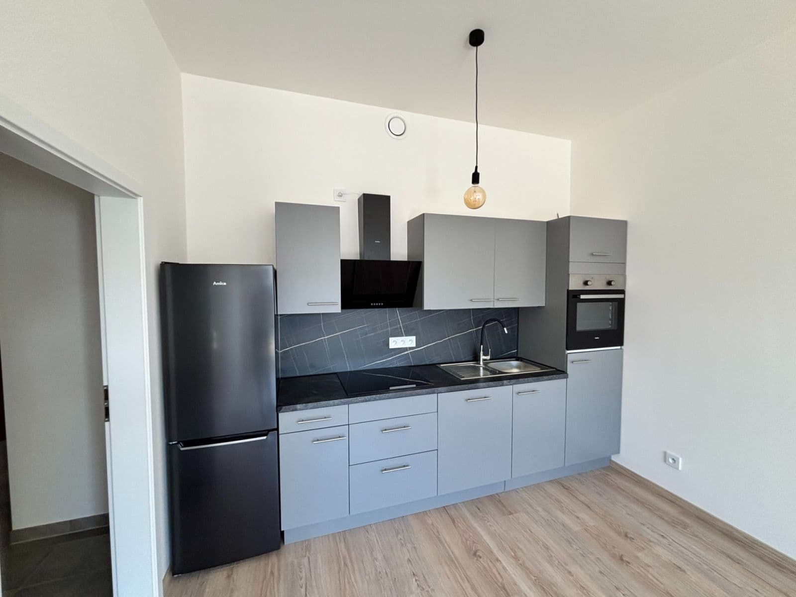 Pronájem bytu 2+kk 45 m², U Továren, Praha, Praha Pronájem bytu 2+kk 45 m², U Továren, Praha, Praha