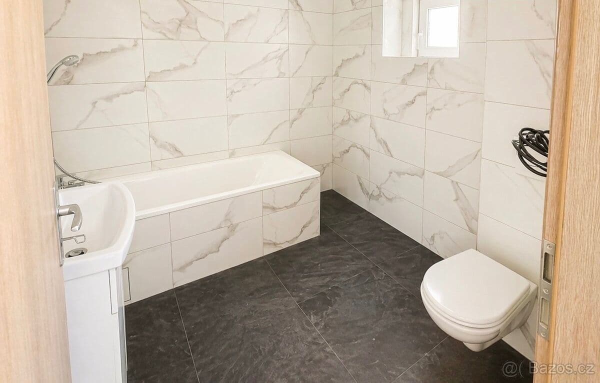Prodej domu 150 m², pozemek 290 m², Hluboká, Brodce, Středočeský kraj Prodej domu 150 m², pozemek 290 m², Hluboká, Brodce, Středočeský kraj