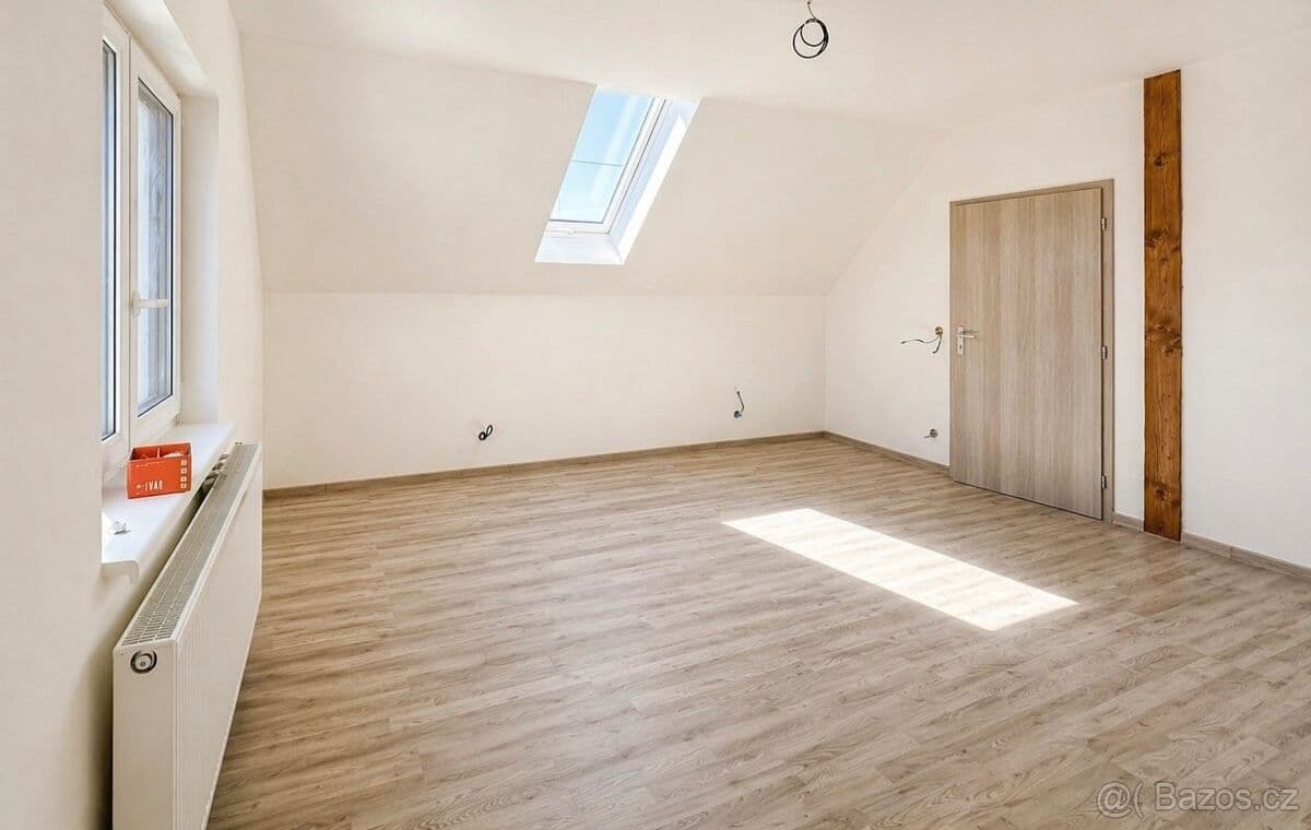 Prodej domu 150 m², pozemek 290 m², Hluboká, Brodce, Středočeský kraj Prodej domu 150 m², pozemek 290 m², Hluboká, Brodce, Středočeský kraj