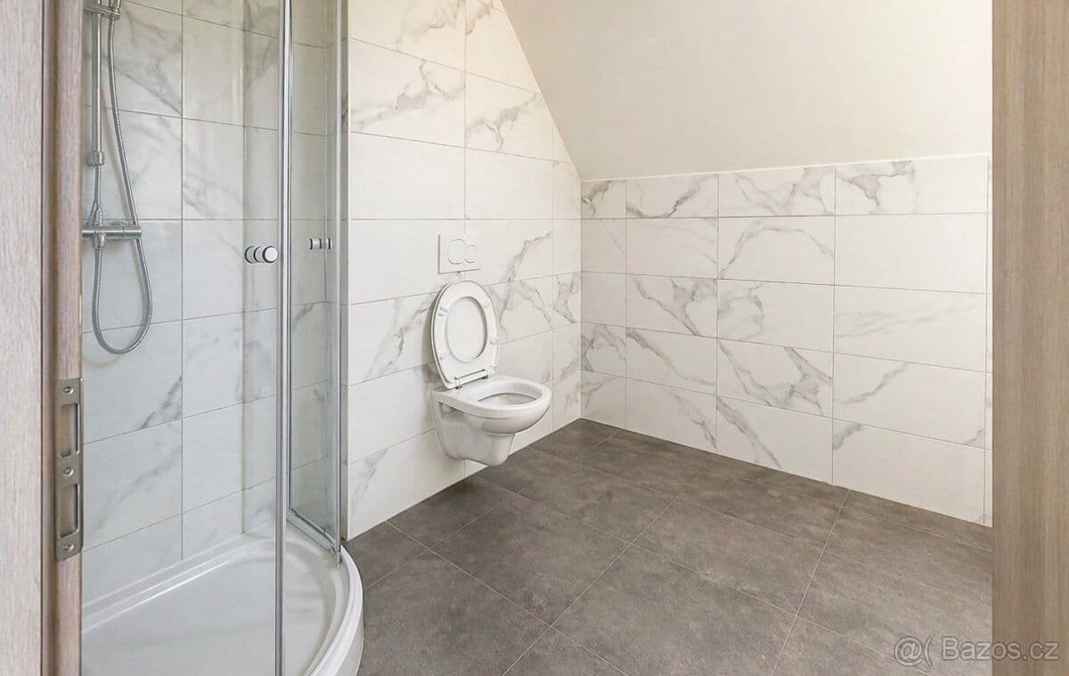 Prodej domu 150 m², pozemek 290 m², Hluboká, Brodce, Středočeský kraj Prodej domu 150 m², pozemek 290 m², Hluboká, Brodce, Středočeský kraj