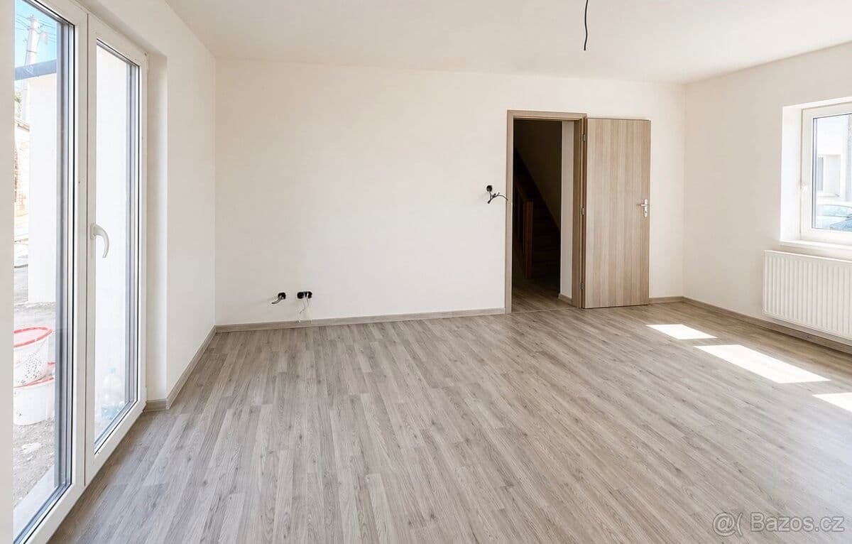 Prodej domu 150 m², pozemek 290 m², Hluboká, Brodce, Středočeský kraj Prodej domu 150 m², pozemek 290 m², Hluboká, Brodce, Středočeský kraj