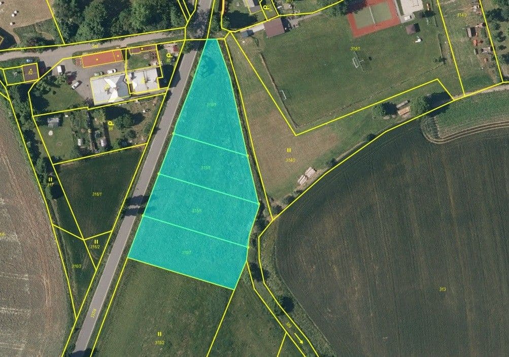 Prodej pozemku 4.400 m², Šípy, Středočeský kraj Prodej pozemku 4.400 m², Šípy, Středočeský kraj