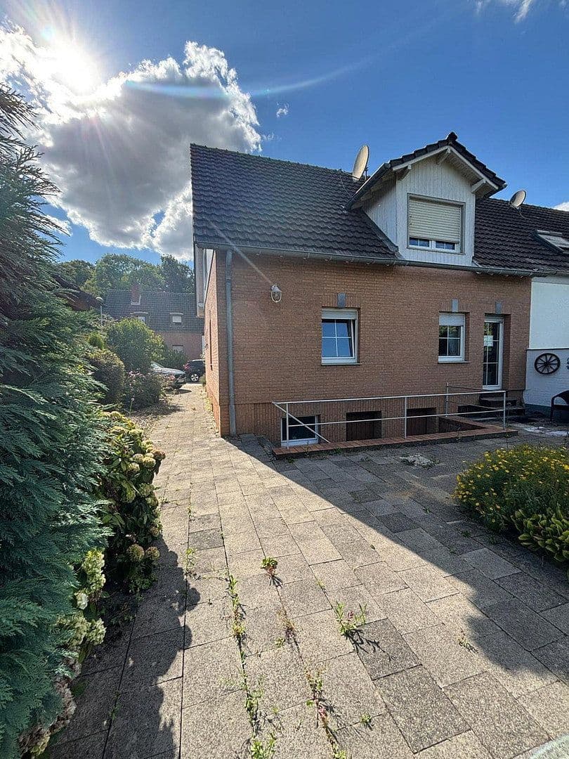 Prodej domu 110 m², pozemek 721 m², Linnich, Severní Porýní-Vestfálsko Prodej domu 110 m², pozemek 721 m², Linnich, Severní Porýní-Vestfálsko