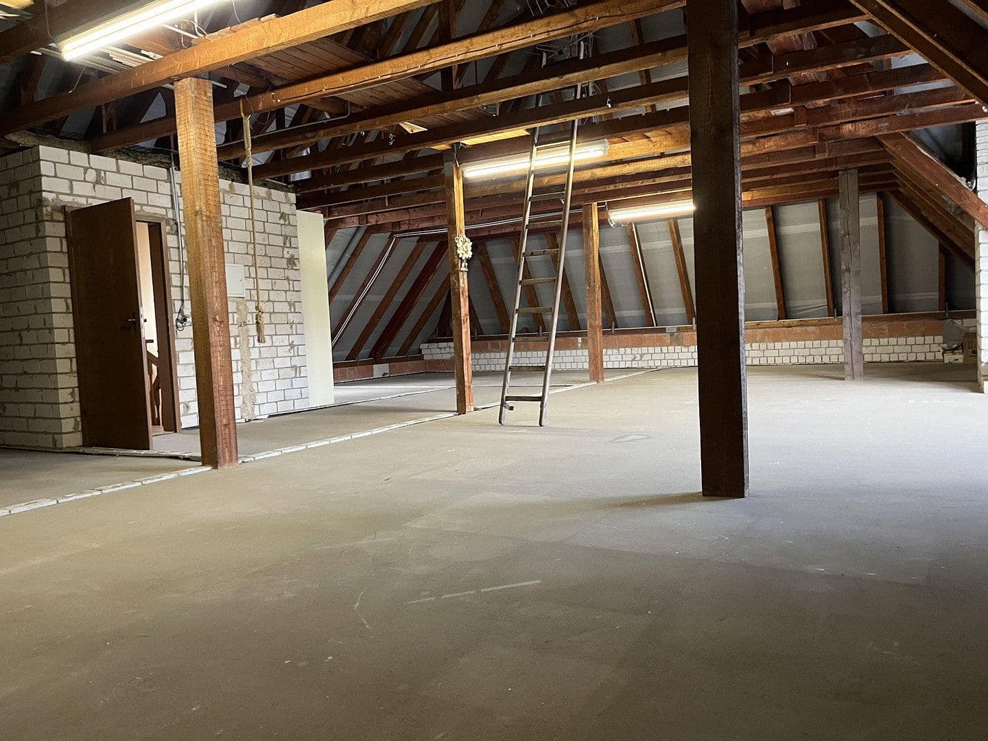 Prodej domu 178 m², pozemek 771 m², Helpsen, Dolní Sasko Prodej domu 178 m², pozemek 771 m², Helpsen, Dolní Sasko