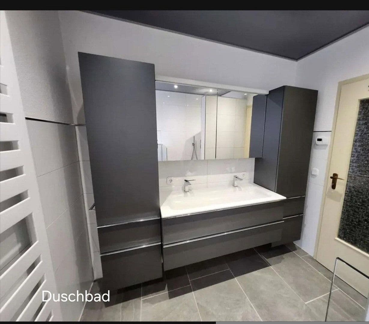 Prodej domu 270 m², pozemek 898 m², Schönbrunn, Bádensko-Württembersko Prodej domu 270 m², pozemek 898 m², Schönbrunn, Bádensko-Württembersko