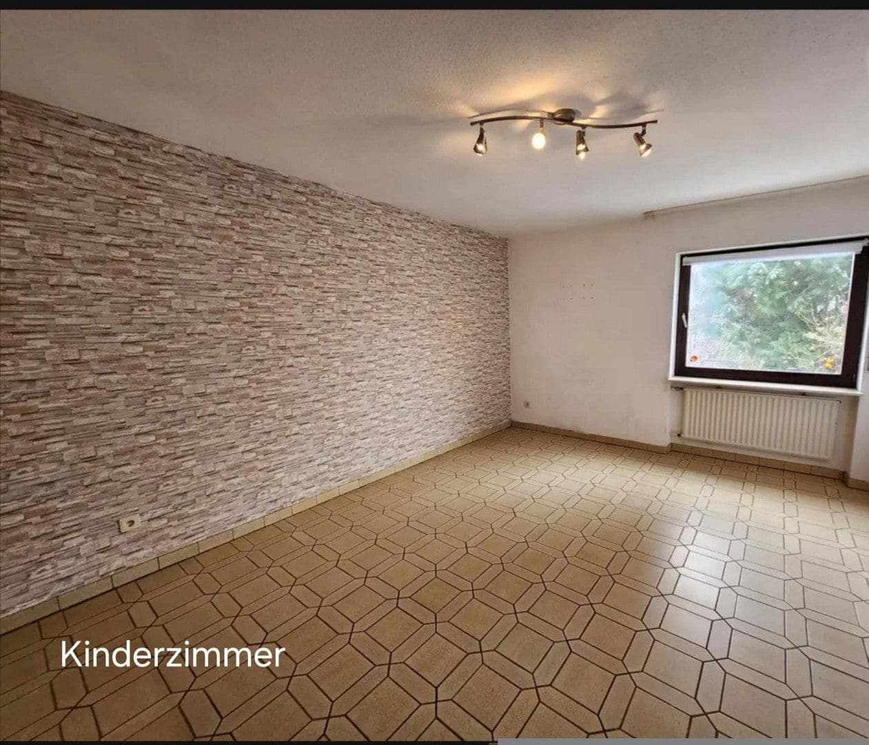 Prodej domu 270 m², pozemek 898 m², Schönbrunn, Bádensko-Württembersko Prodej domu 270 m², pozemek 898 m², Schönbrunn, Bádensko-Württembersko