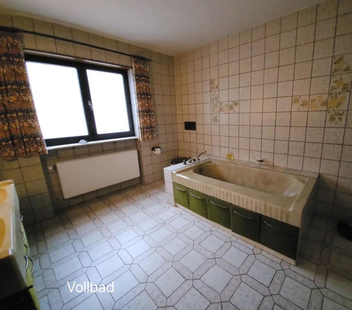 Prodej domu 270 m², pozemek 898 m², Schönbrunn, Bádensko-Württembersko Prodej domu 270 m², pozemek 898 m², Schönbrunn, Bádensko-Württembersko