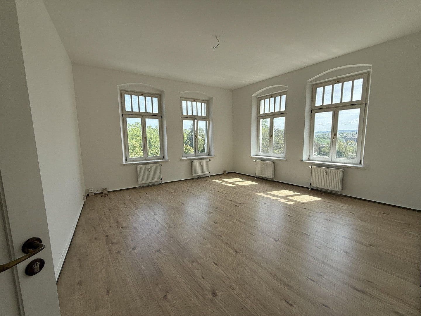 Pronájem bytu 4+1 105 m², Jößnitzer Str. 71, Plauen, Sasko Pronájem bytu 4+1 105 m², Jößnitzer Str. 71, Plauen, Sasko