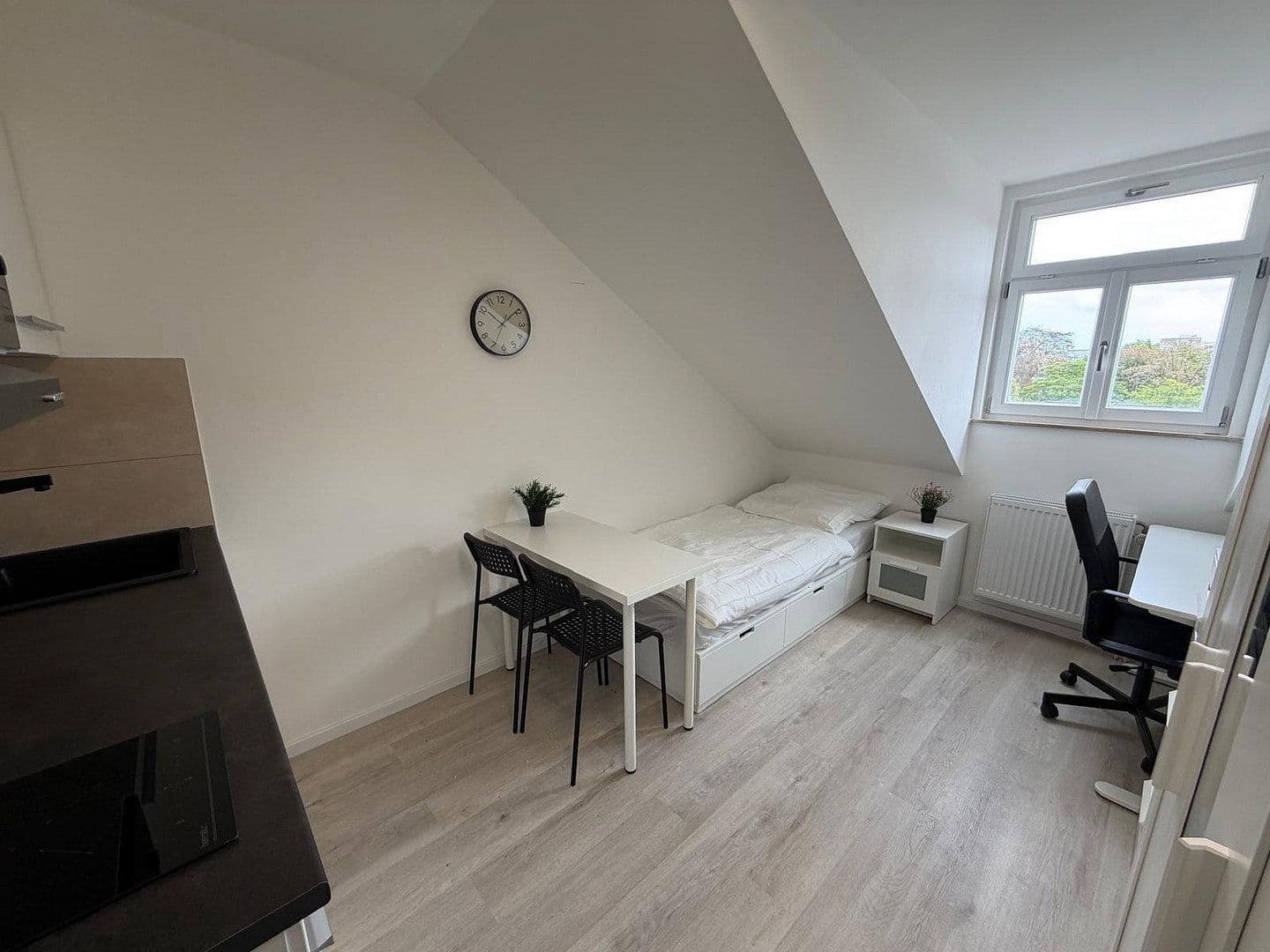 Pronájem bytu 1+1 15 m², Vierzigmannstraße 30, Erlangen, Bavorsko Pronájem bytu 1+1 15 m², Vierzigmannstraße 30, Erlangen, Bavorsko