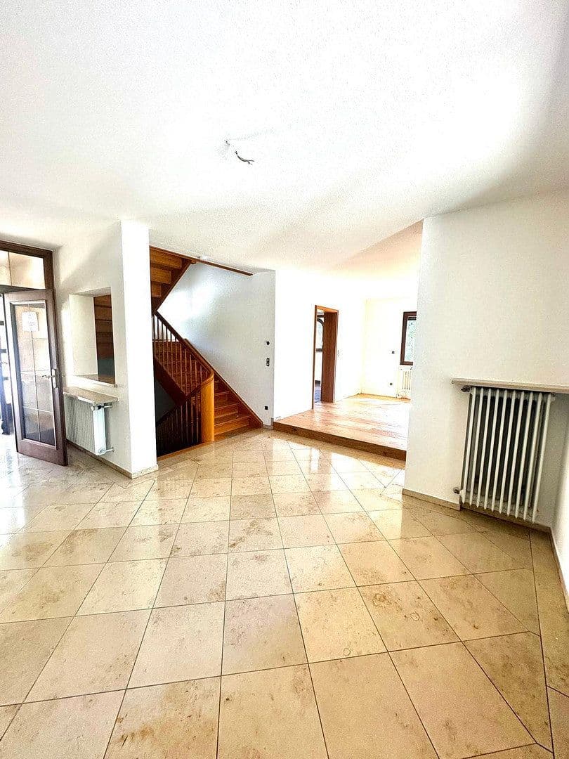 Pronájem domu 200 m², pozemek 1.100 m², Coburg, Bavorsko Pronájem domu 200 m², pozemek 1.100 m², Coburg, Bavorsko