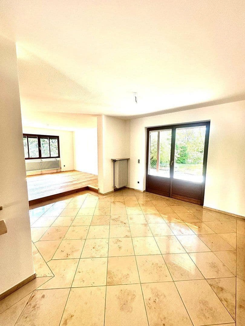 Pronájem domu 200 m², pozemek 1.100 m², Coburg, Bavorsko Pronájem domu 200 m², pozemek 1.100 m², Coburg, Bavorsko