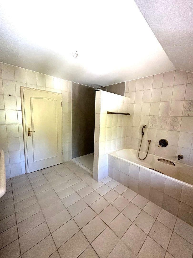 Pronájem domu 200 m², pozemek 1.100 m², Coburg, Bavorsko Pronájem domu 200 m², pozemek 1.100 m², Coburg, Bavorsko