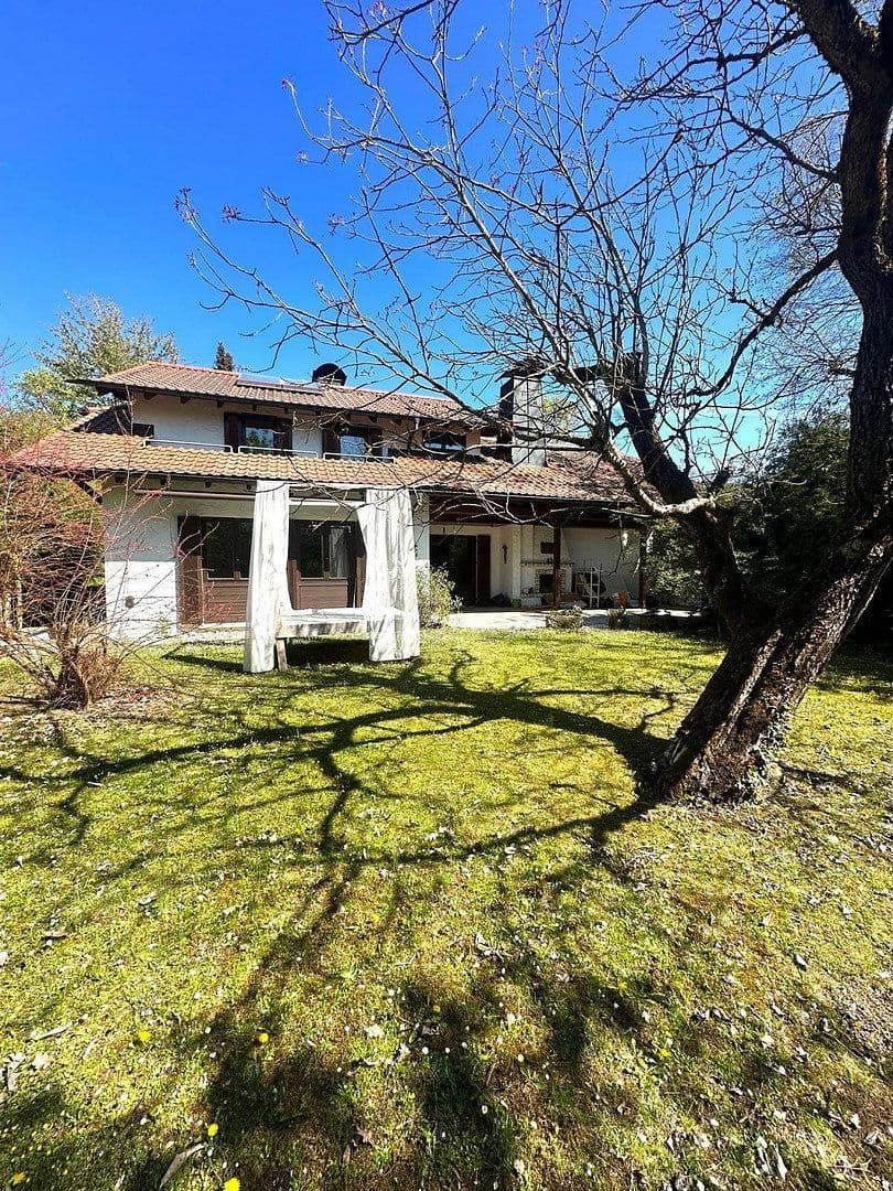 Pronájem domu 200 m², pozemek 1.100 m², Coburg, Bavorsko Pronájem domu 200 m², pozemek 1.100 m², Coburg, Bavorsko