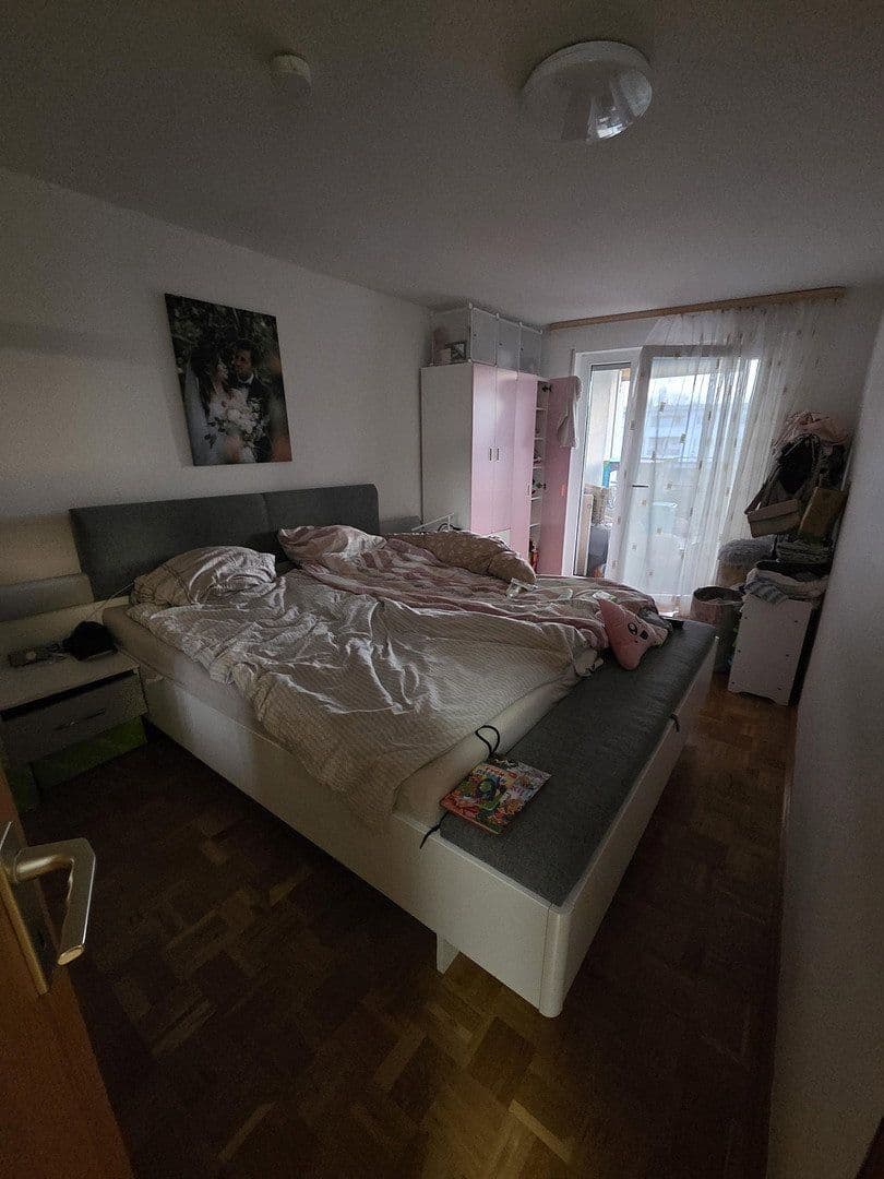 Pronájem bytu 2+1 60 m², Walter-Gropius-Str. 3, Reutlingen, Bádensko-Württembersko Pronájem bytu 2+1 60 m², Walter-Gropius-Str. 3, Reutlingen, Bádensko-Württembersko