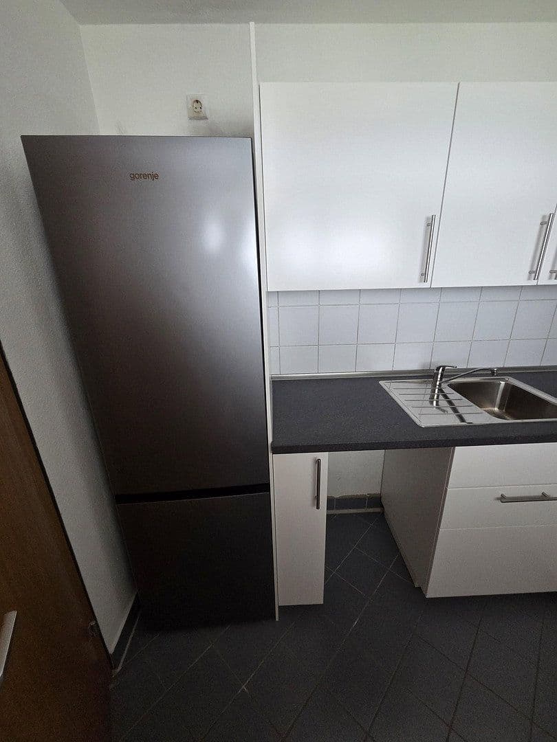 Pronájem bytu 2+1 60 m², Walter-Gropius-Str. 3, Reutlingen, Bádensko-Württembersko Pronájem bytu 2+1 60 m², Walter-Gropius-Str. 3, Reutlingen, Bádensko-Württembersko