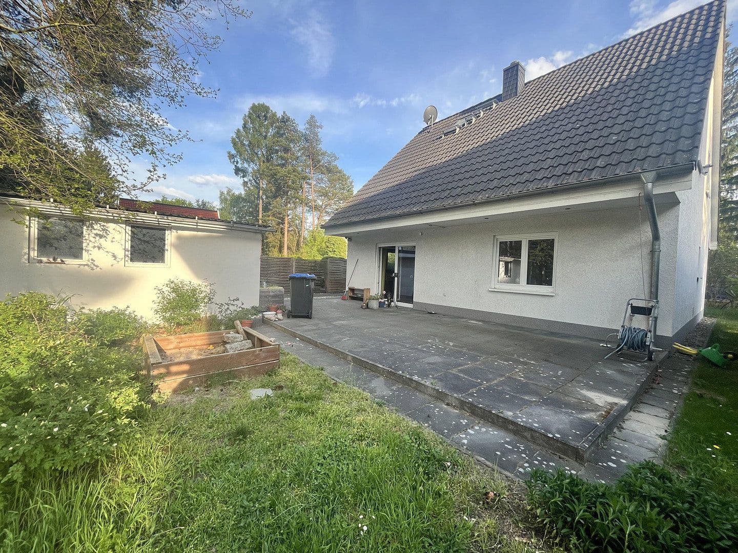 Prodej domu 134 m², pozemek 655 m², Magedeburgerstr 30, Glienicke/Nordbahn, Braniborsko Prodej domu 134 m², pozemek 655 m², Magedeburgerstr 30, Glienicke/Nordbahn, Braniborsko