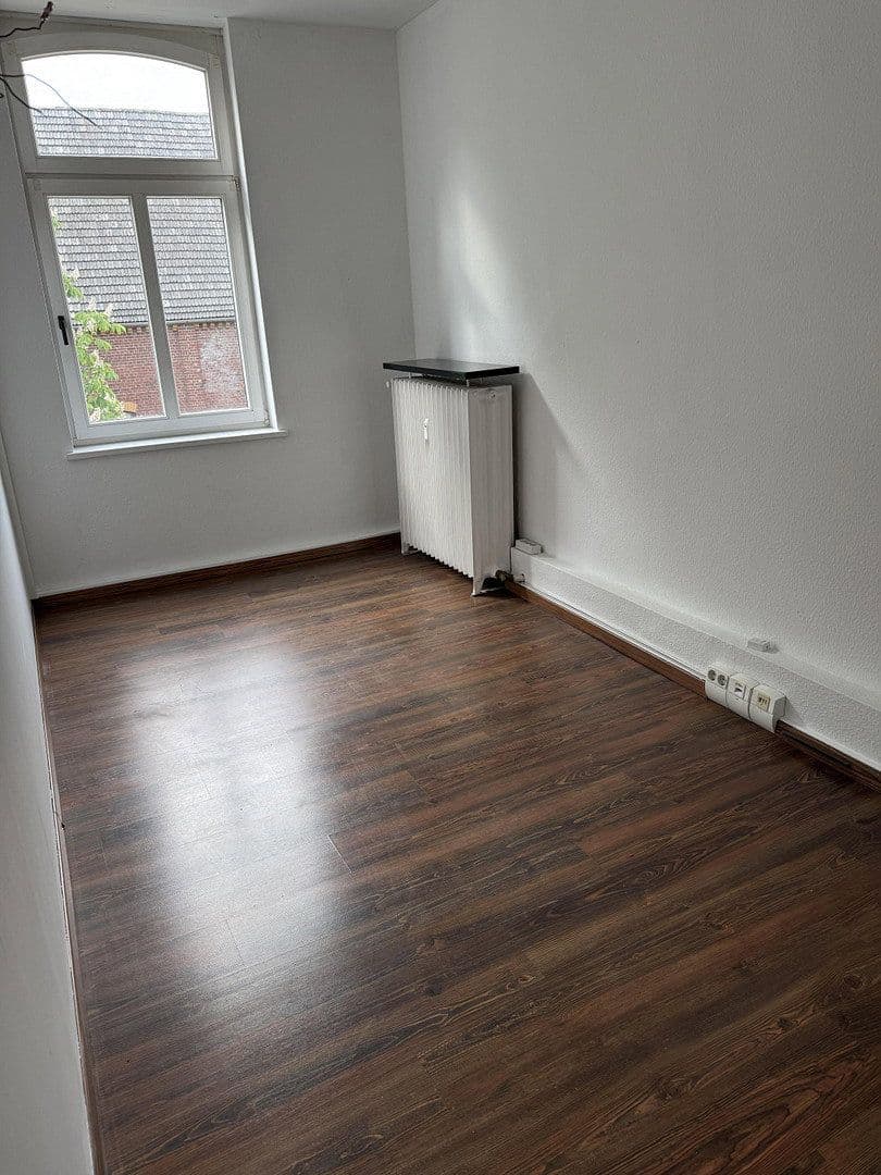 Pronájem kanceláře 42 m², Oberbenrader Str. 51, Nordrhein-Westfalen - Krefeld, Severní Porýní-Vestfálsko Pronájem kanceláře 42 m², Oberbenrader Str. 51, Nordrhein-Westfalen - Krefeld, Severní Porýní-Vestfálsko
