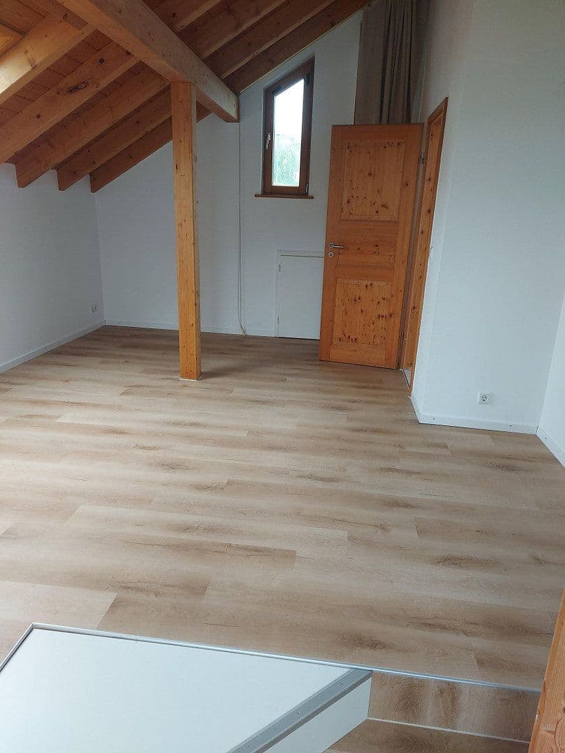 Pronájem bytu 4+1 150 m², Emmendingen, Bádensko-Württembersko Pronájem bytu 4+1 150 m², Emmendingen, Bádensko-Württembersko