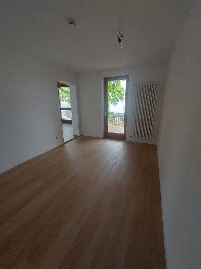 Pronájem bytu 4+1 150 m², Emmendingen, Bádensko-Württembersko Pronájem bytu 4+1 150 m², Emmendingen, Bádensko-Württembersko