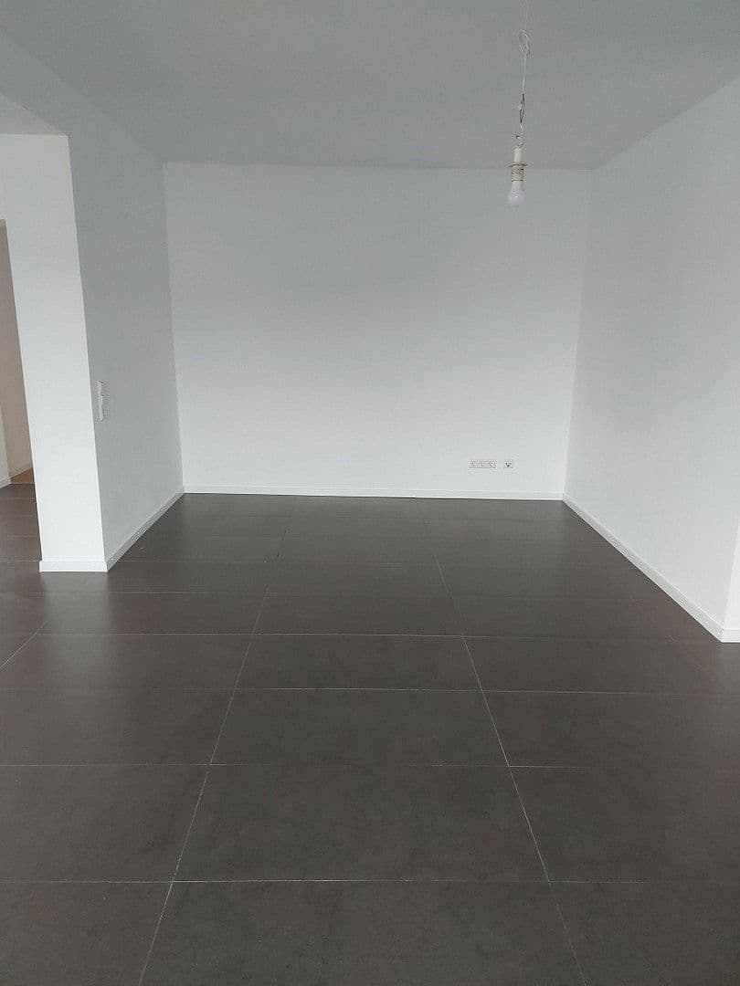 Pronájem bytu 4+1 150 m², Emmendingen, Bádensko-Württembersko Pronájem bytu 4+1 150 m², Emmendingen, Bádensko-Württembersko