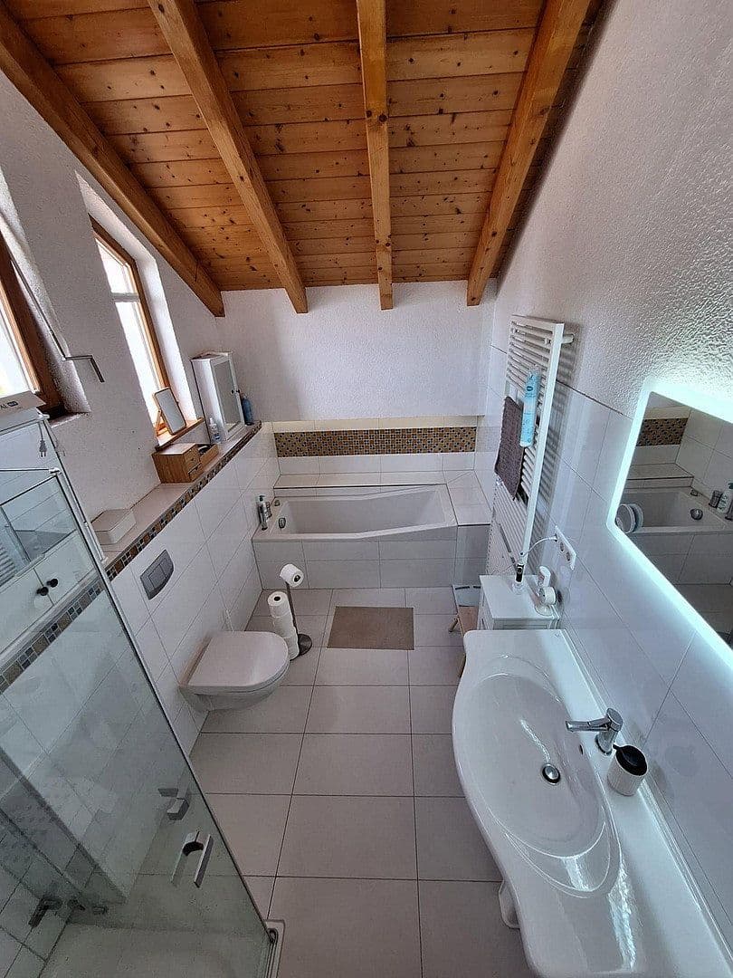 Pronájem bytu 4+1 150 m², Emmendingen, Bádensko-Württembersko Pronájem bytu 4+1 150 m², Emmendingen, Bádensko-Württembersko