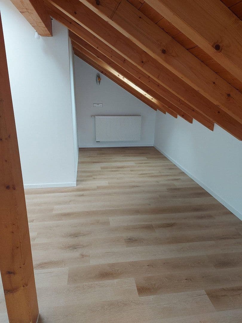 Pronájem bytu 4+1 150 m², Emmendingen, Bádensko-Württembersko Pronájem bytu 4+1 150 m², Emmendingen, Bádensko-Württembersko