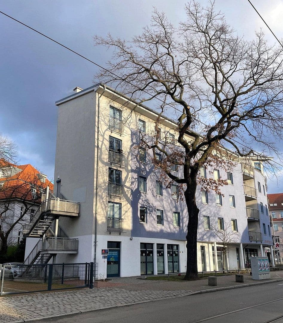 Pronájem kanceláře 125 m², Treskowallee 128, Berlin, Berlín Pronájem kanceláře 125 m², Treskowallee 128, Berlin, Berlín