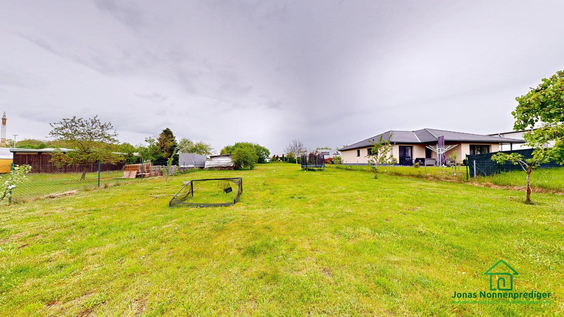 Prodej domu 113 m², pozemek 1.848 m², Hauptstraße 9 b, Leezen, Mecklenburg-Vorpommern Prodej domu 113 m², pozemek 1.848 m², Hauptstraße 9 b, Leezen, Mecklenburg-Vorpommern