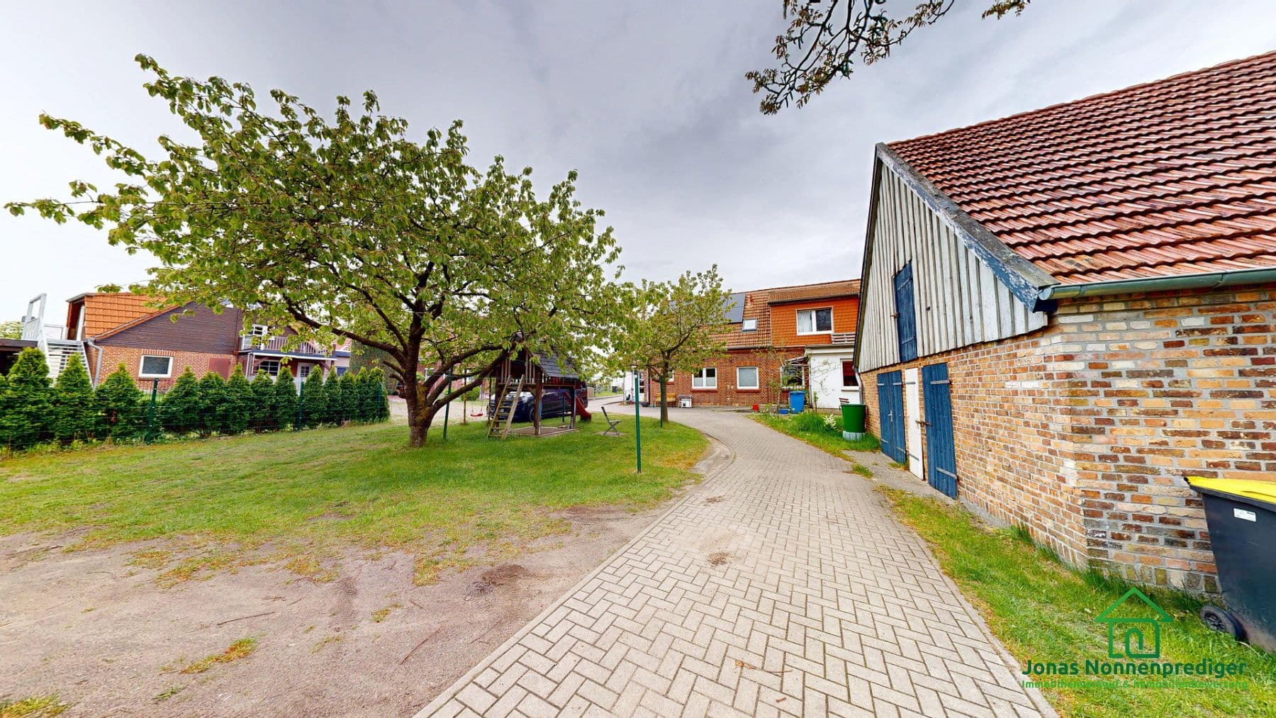 Prodej domu 113 m², pozemek 1.848 m², Hauptstraße 9 b, Leezen, Mecklenburg-Vorpommern Prodej domu 113 m², pozemek 1.848 m², Hauptstraße 9 b, Leezen, Mecklenburg-Vorpommern