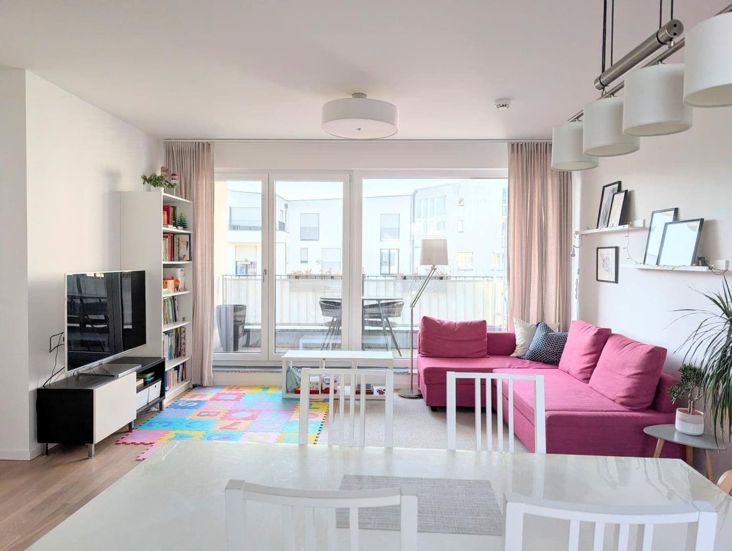 Prodej bytu 3+1 83 m², Berlin, Berlín Prodej bytu 3+1 83 m², Berlin, Berlín