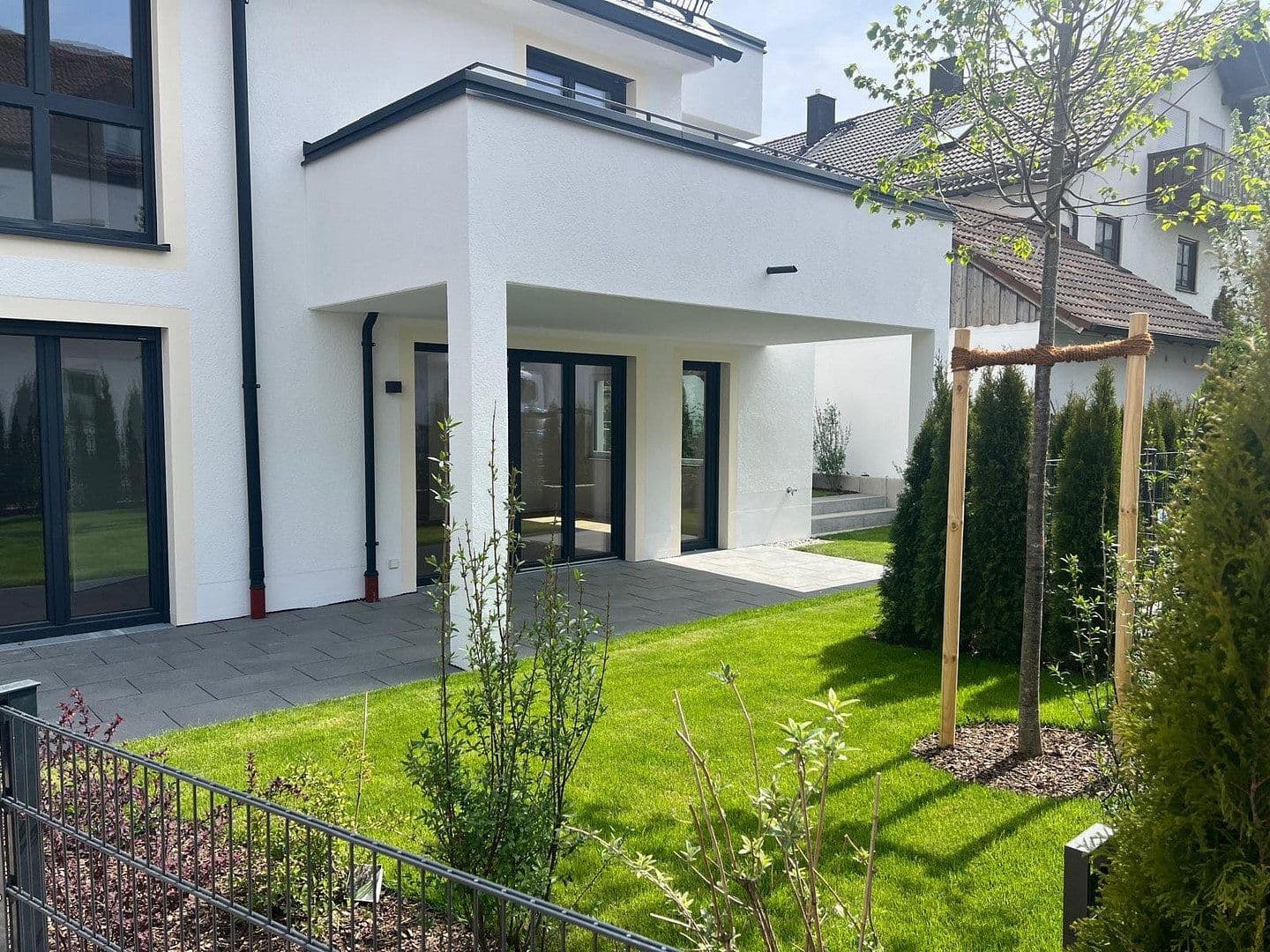 Pronájem bytu 3+1 98 m², Dorfstraße 11b, Germering, Bavorsko Pronájem bytu 3+1 98 m², Dorfstraße 11b, Germering, Bavorsko