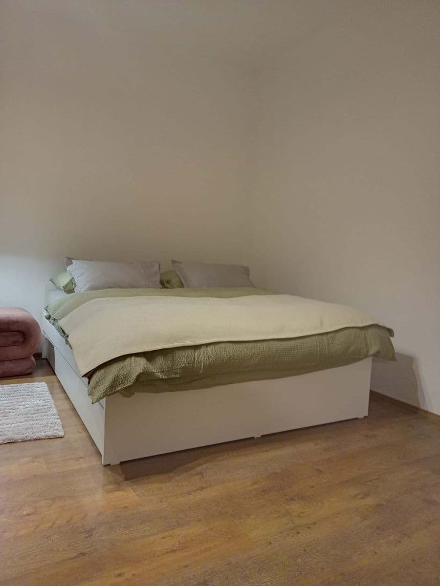 Pronájem bytu 45 m², Horova, Hradec Králové, Královéhradecký kraj Pronájem bytu 45 m², Horova, Hradec Králové, Královéhradecký kraj