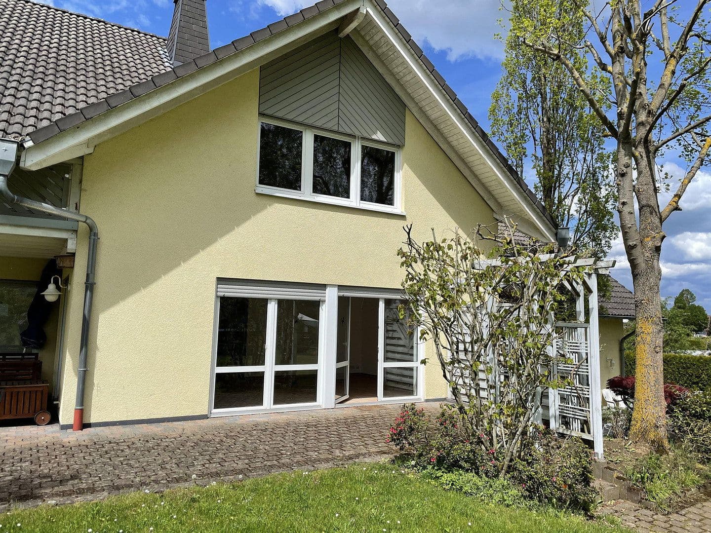 Prodej domu 337 m², pozemek 1.324 m², Im Wiesengrund 34, Montabaur, Porýní-Falc Prodej domu 337 m², pozemek 1.324 m², Im Wiesengrund 34, Montabaur, Porýní-Falc