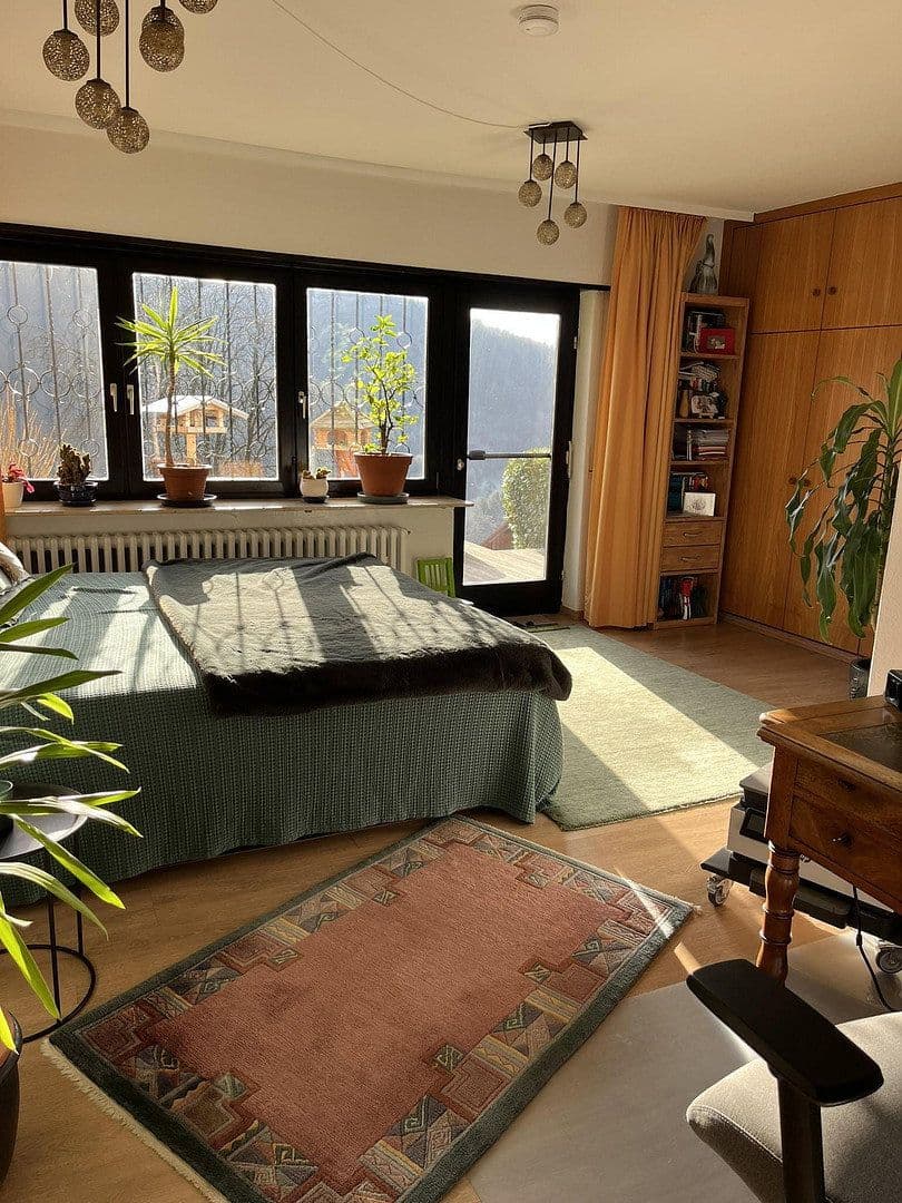 Prodej domu 160 m², pozemek 3.000 m², Heiligkreuzsteinach, Bádensko-Württembersko Prodej domu 160 m², pozemek 3.000 m², Heiligkreuzsteinach, Bádensko-Württembersko