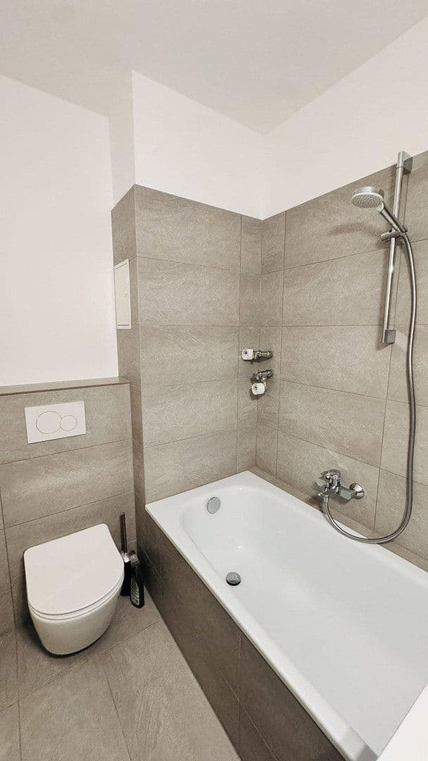 Pronájem bytu 1+1 29 m², Luthmerstraße 53, Frankfurt am Main, Hessen Pronájem bytu 1+1 29 m², Luthmerstraße 53, Frankfurt am Main, Hessen