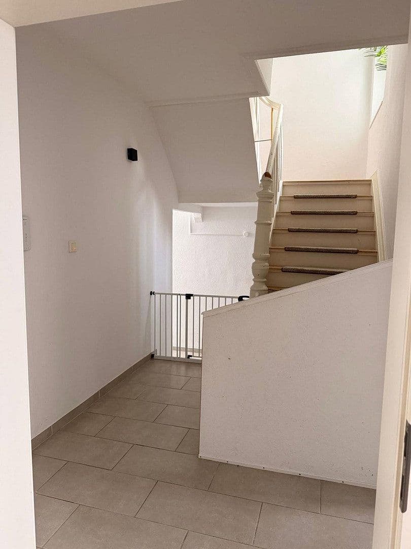 Pronájem domu 150 m², pozemek 573 m², Köppenweg 9, Einbeck, Dolní Sasko Pronájem domu 150 m², pozemek 573 m², Köppenweg 9, Einbeck, Dolní Sasko