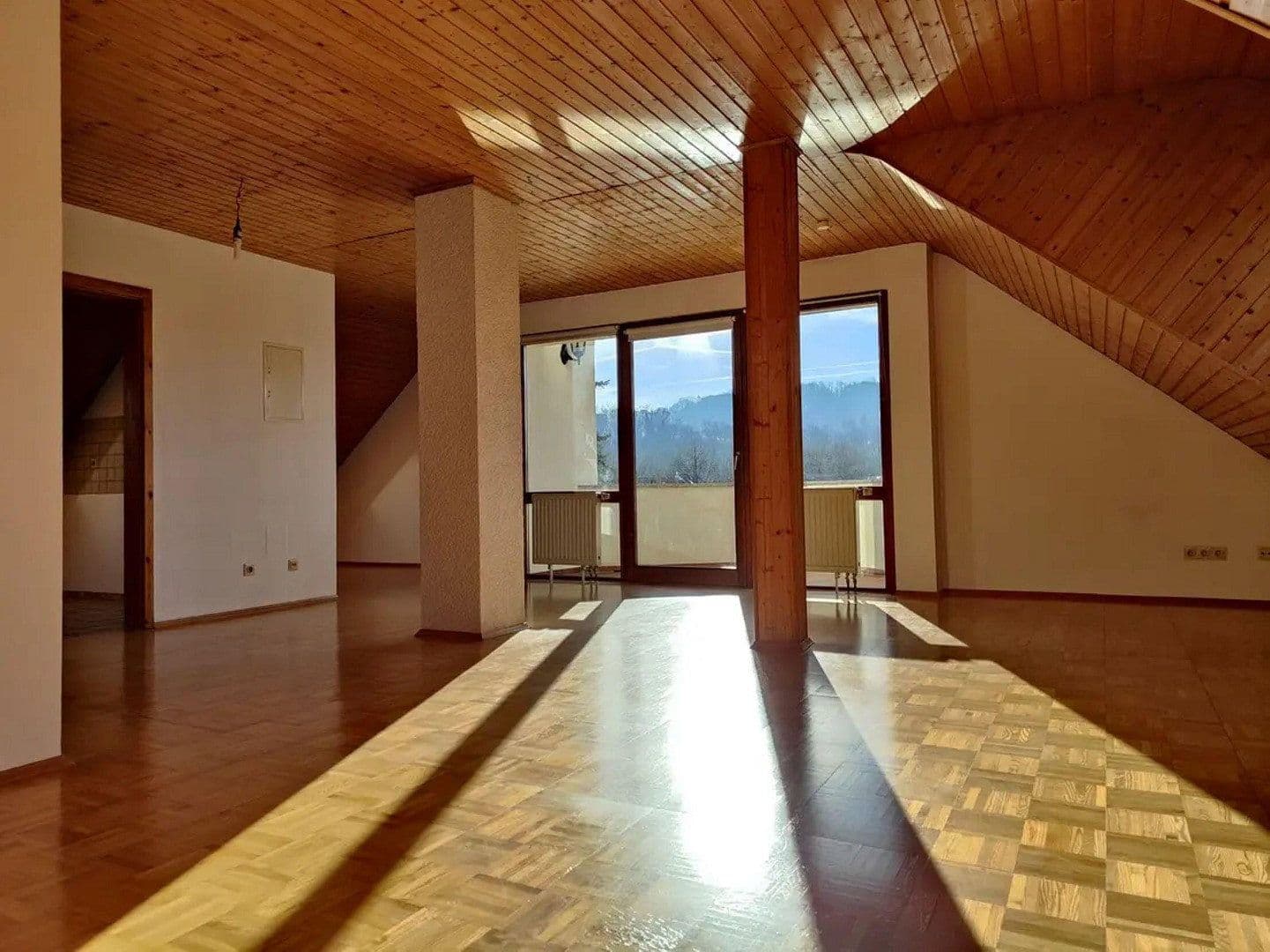 Pronájem bytu 3+kk 100 m², Karlsruhe, Bádensko-Württembersko Pronájem bytu 3+kk 100 m², Karlsruhe, Bádensko-Württembersko