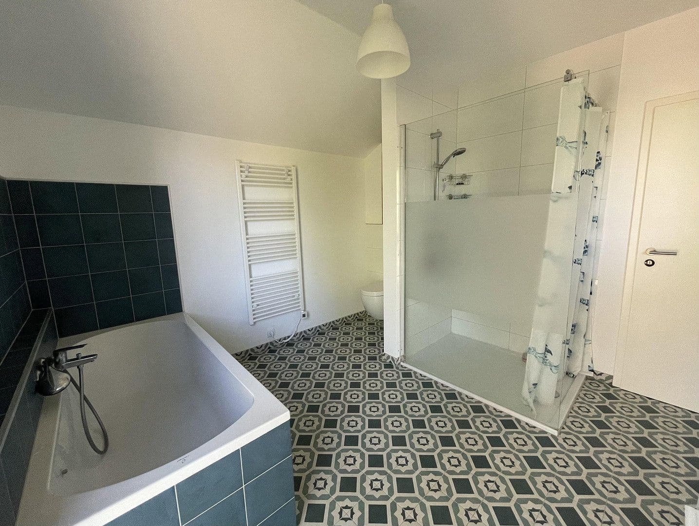 Prodej domu 111 m², pozemek 342 m², Sankt Augustin, Severní Porýní-Vestfálsko Prodej domu 111 m², pozemek 342 m², Sankt Augustin, Severní Porýní-Vestfálsko