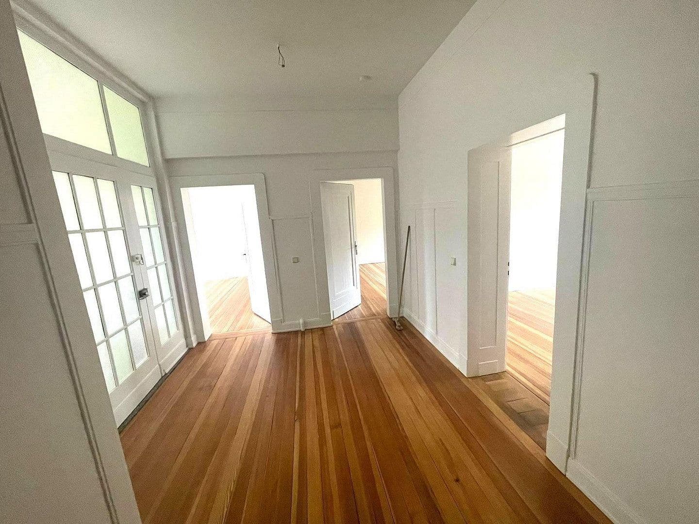 Pronájem bytu 5+1 180 m², Saarbrücken, Země Sársko Pronájem bytu 5+1 180 m², Saarbrücken, Země Sársko