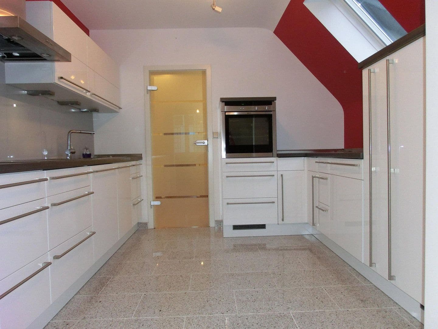 Pronájem bytu 2+kk 74 m², Köln, Severní Porýní-Vestfálsko Pronájem bytu 2+kk 74 m², Köln, Severní Porýní-Vestfálsko