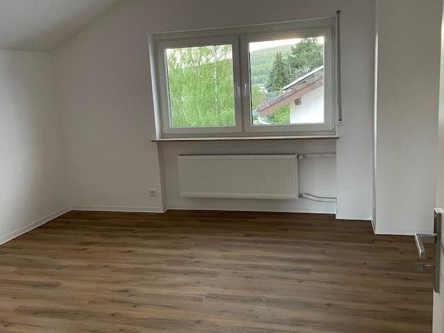 Pronájem bytu 4+1 170 m², Fichtenstraße 40, Niedernhausen, Hessen Pronájem bytu 4+1 170 m², Fichtenstraße 40, Niedernhausen, Hessen