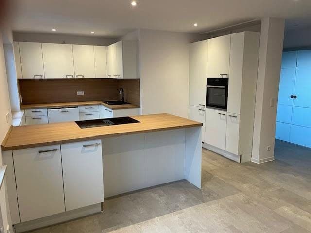 Pronájem bytu 4+1 170 m², Fichtenstraße 40, Niedernhausen, Hessen Pronájem bytu 4+1 170 m², Fichtenstraße 40, Niedernhausen, Hessen