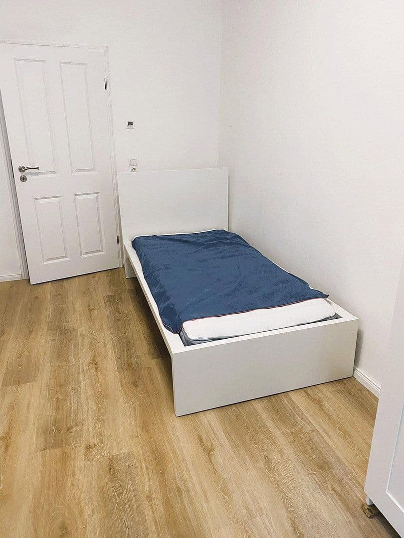 Pronájem bytu 1+1 26 m², Lorenzstr. 12, Hof, Bavorsko Pronájem bytu 1+1 26 m², Lorenzstr. 12, Hof, Bavorsko