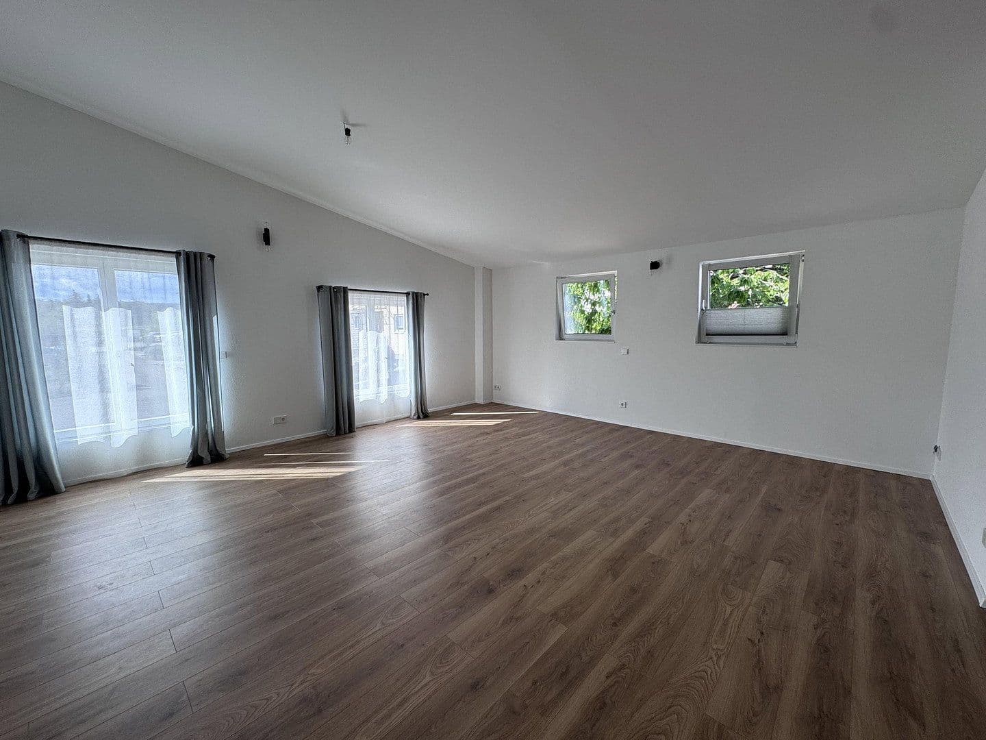 Pronájem bytu 2+1 70 m², Im Hummelacker 12a, Pforzheim, Bádensko-Württembersko Pronájem bytu 2+1 70 m², Im Hummelacker 12a, Pforzheim, Bádensko-Württembersko