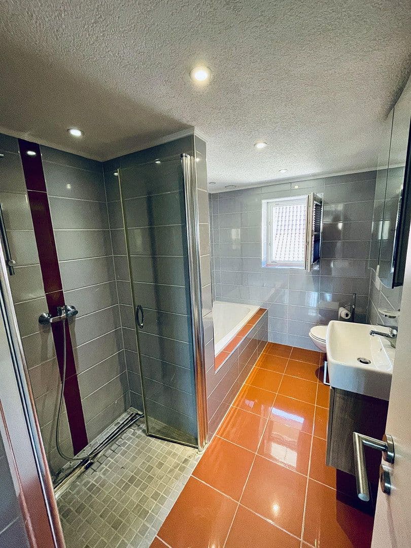 Pronájem bytu 2+1 75 m², Freiheit 3, Kaiserpfalz, Sasko-Anhaltsko Pronájem bytu 2+1 75 m², Freiheit 3, Kaiserpfalz, Sasko-Anhaltsko
