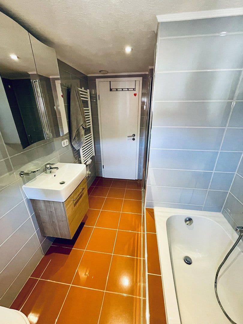 Pronájem bytu 2+1 75 m², Freiheit 3, Kaiserpfalz, Sasko-Anhaltsko Pronájem bytu 2+1 75 m², Freiheit 3, Kaiserpfalz, Sasko-Anhaltsko